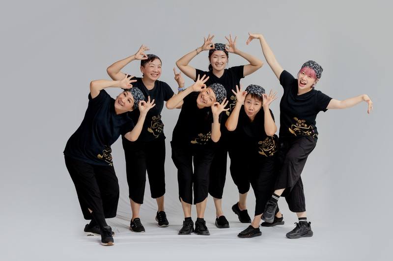 2026屏東小星星藝術節將登場，在地品牌演藝團隊貓頭鷹兒童劇團，4月4日將於屏東藝術館售票演出「黑西裝叔叔」。（屏東縣政府文化處提供）