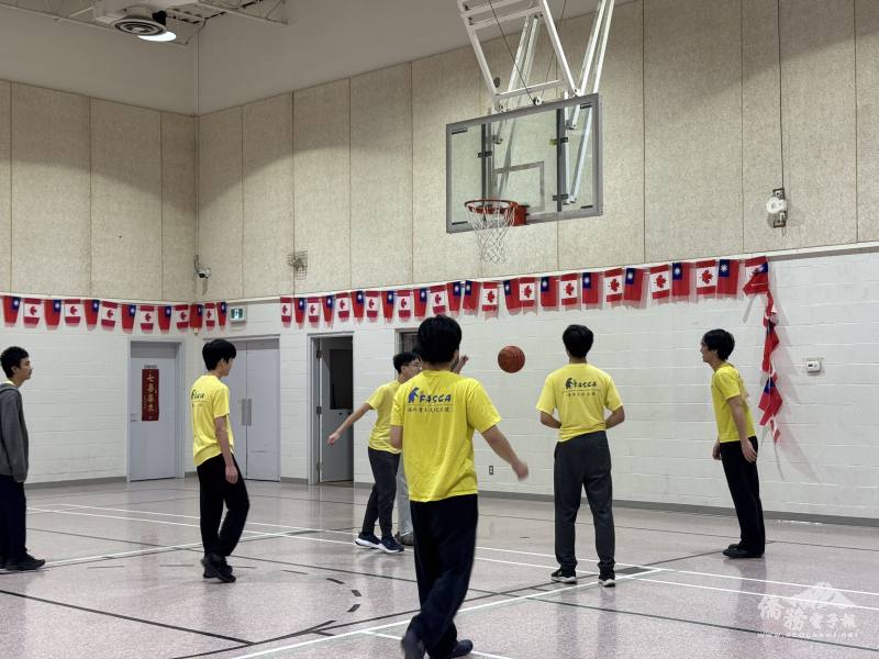 學員在籃球運動中增進彼此情誼與團隊合作默契