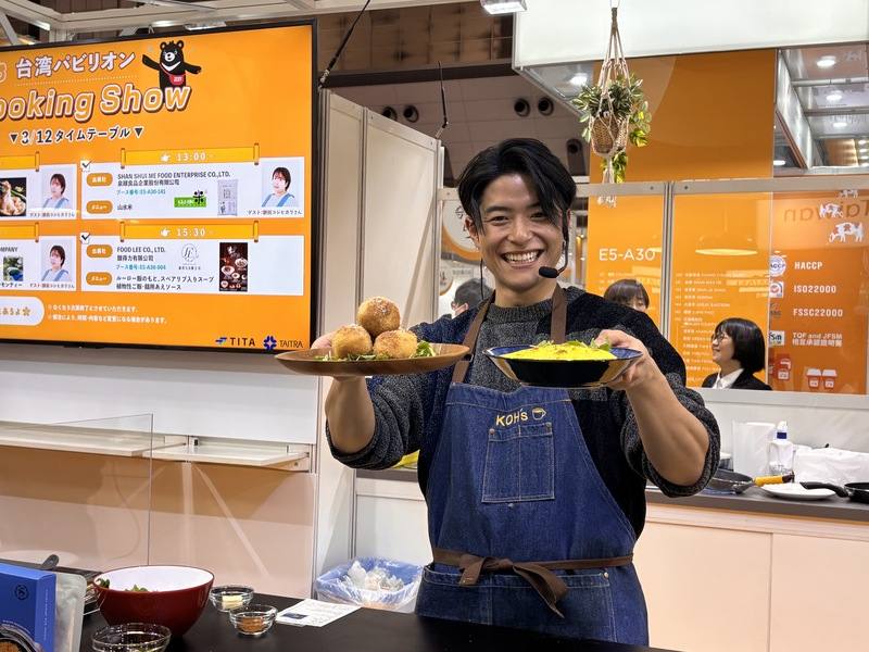 亞洲最具指標性的東京國際食品展（FOODEX JAPAN 2026）10日盛大開幕，「台灣館」安排廚藝展示活動，由料理網紅池田航以台灣食材製作美食。中