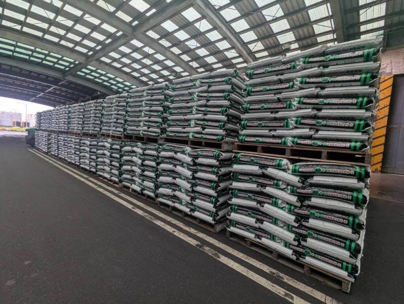 因應近期中東戰事劇烈衝擊全球航運及能源供應，台肥公司11日表示，目前庫存加計在途原物料及肥料皆達安全存量，半年內供貨無虞，請農民及用戶安心，毋須恐慌搶購囤積。（台肥提供）