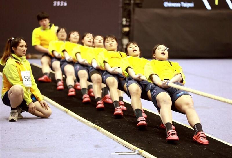 Taiwanese athletes compete at the 2026 World Indoor Tug of War Championships at Taipei Arena on Thursday. Photo courtesy of Chinese Taipei Tug of War Association