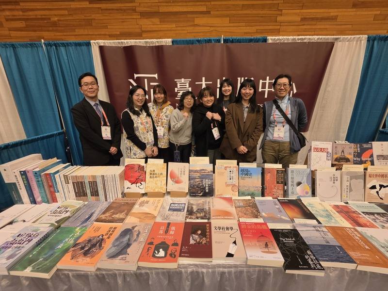 國家圖書館、蔣經國基金會、台灣大學和中央研究院4大機構以及凌網知識、漢珍數位、華藝數位3家公司共同參與書展，一起展現台灣軟實力。