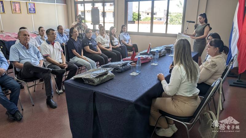 愛心書包捐贈儀式