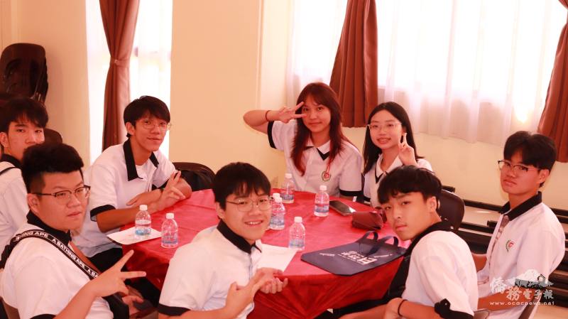 參加學生表示，透過此次與馬來西亞及新加坡學生的交流互動，不僅拓展國際視野，也更加了解不同文化特色。