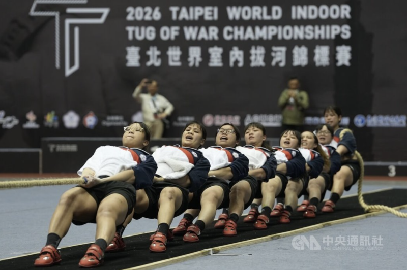 2026世界室內拔河錦標賽14日在台北小巨蛋進行公開女子500公斤級賽事，台灣隊從預賽到冠軍賽1局未失封后