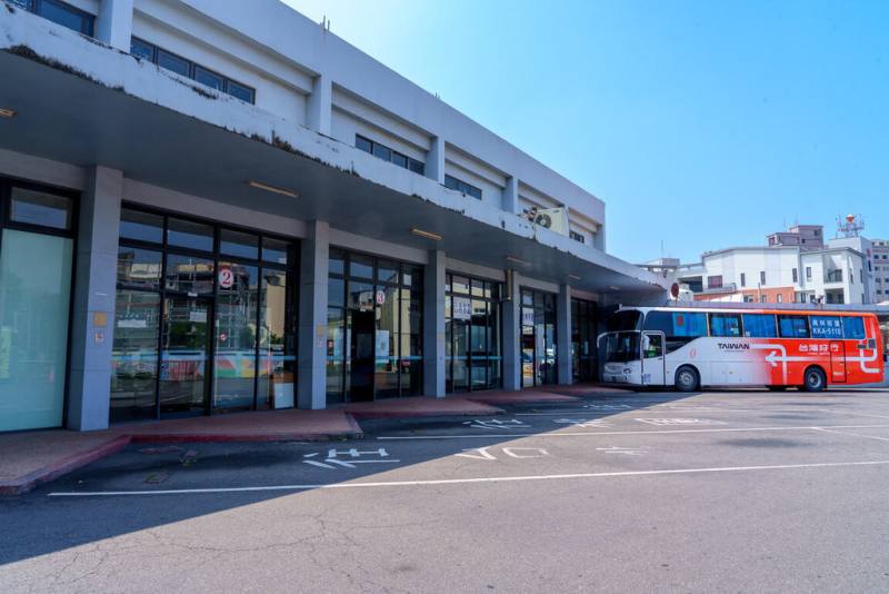 國光客運退出雲林縣西螺轉運站經營，全面停駛台南、高雄、屏東等南部國道路線。經民進黨立委劉建國協調，統聯即日起進駐，每天提供7班次停靠。圖為西螺轉運站。（西螺鎮公所提供）