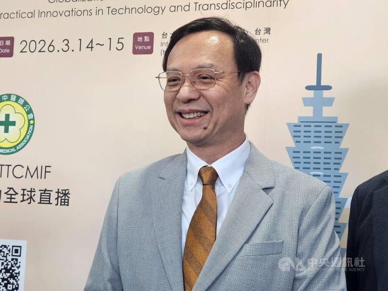 衛福部長石崇良15日表示，健康幣適用對象是18歲以上成人，由於今年度預算尚未完成審查，國民健康署暫無經費建置新平台，決定沿用「健習生Health Go」轉型為健康幣APP，拚4月公布細節上線