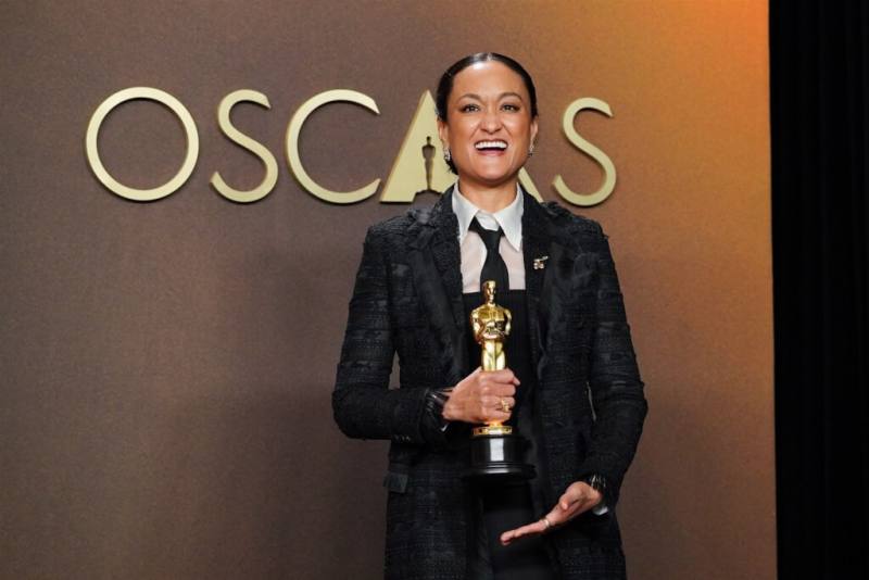 電影「罪人」攝影師阿卡帕成為奧斯卡98年來，首位拿下最佳攝影獎的女性。（美聯社）