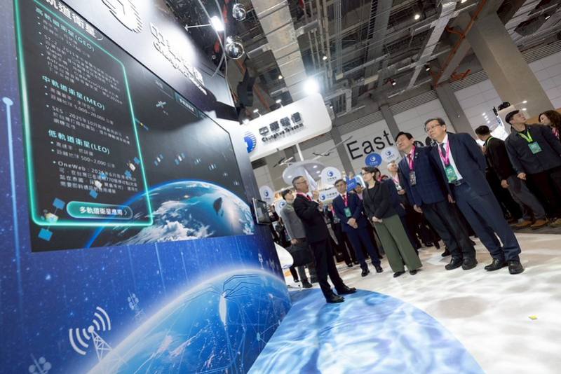 副總統出席「2026智慧城市展暨淨零城市展聯合開幕暨頒獎典禮」