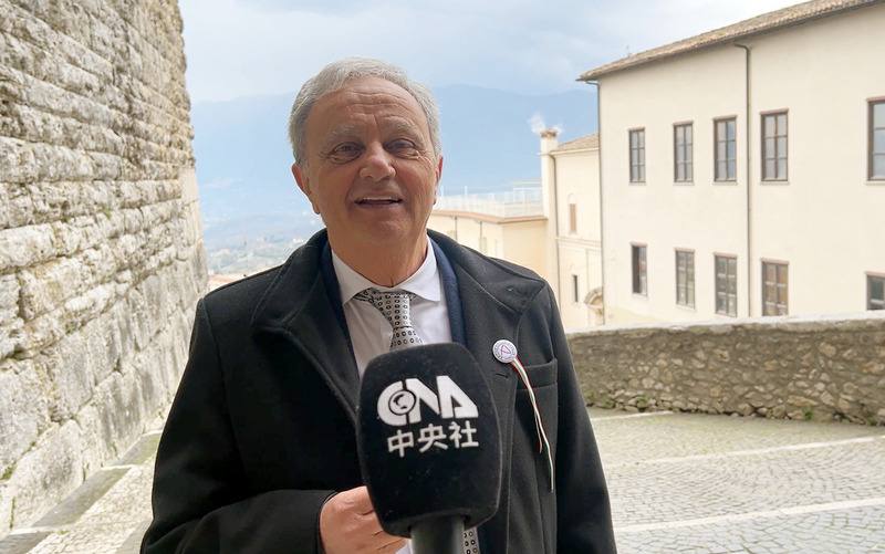 義大利佛倫蒂諾市長費歐雷塔（圖）介紹該城市具有許多重要考古與文化亮點，義大利現任外交部長塔加尼的母親也來自這座城市。