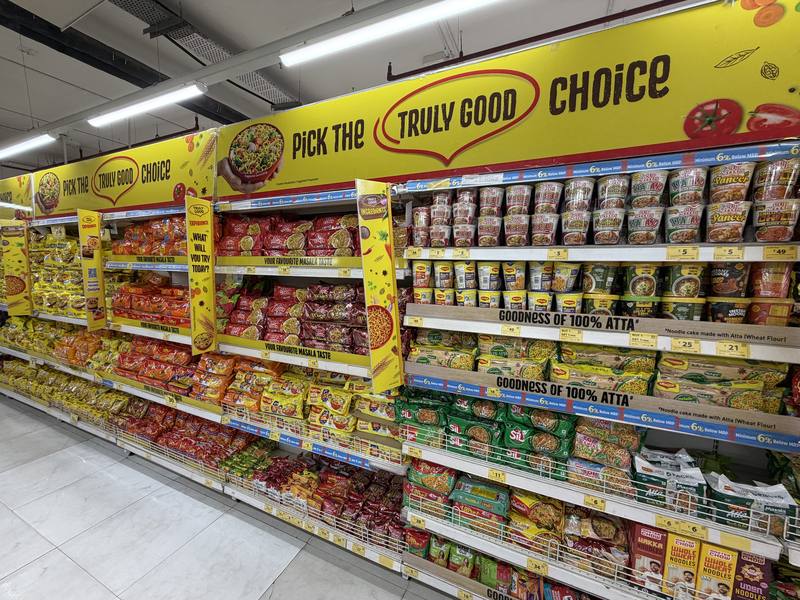 中東衝突導致能源短缺，印度液化石油氣供應問題浮現，民眾改變生活習慣因應，這讓直接以熱水沖泡即可食用的泡麵等商品銷量近期成長約2成。