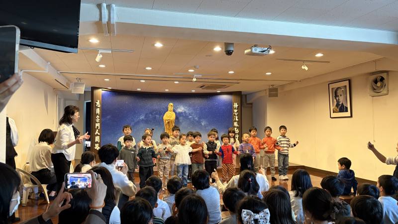 學員們展現華語學習成果