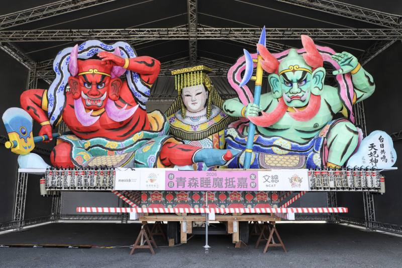 2026台灣燈會日前落幕，展期中備受矚目的日本青森睡魔燈籠21日起至5月10日將移師嘉義朴子配天宮停車場展出，延續台日文化交流。（嘉義縣政府提供）