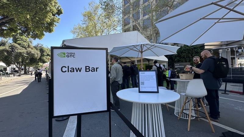 輝達GTC大會「龍蝦吧」讓參展人士體驗代理工具OpenClaw。