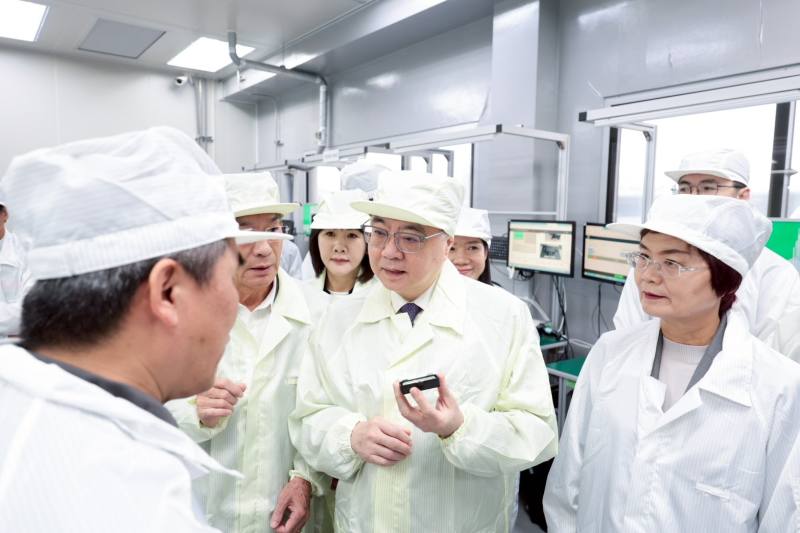 行政院長卓榮泰參訪為升電裝工業（股）公司