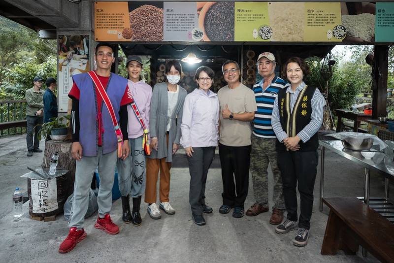 副總統參訪「馬太鞍濕地巴拉告生態」，體驗濕地生態導覽