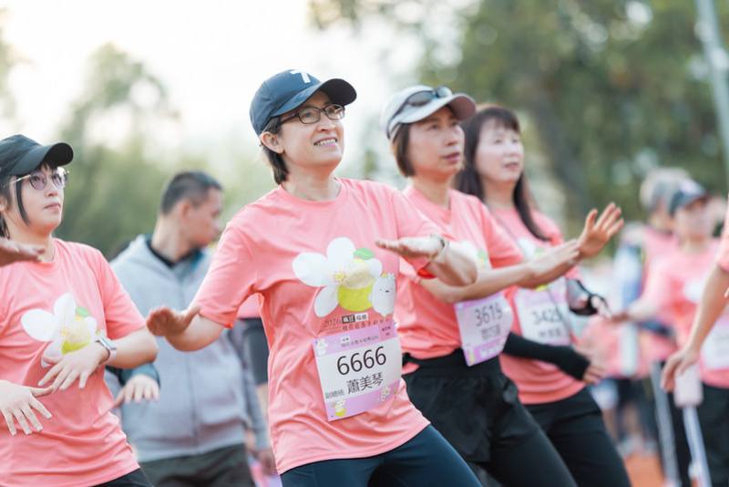 蕭美琴副總統22日上午邀請多位歐洲駐臺代表前往花蓮出席「2026柚花追香路跑-瑞穗場」，與民眾一起完成6公里路跑並參觀農特產品攤位