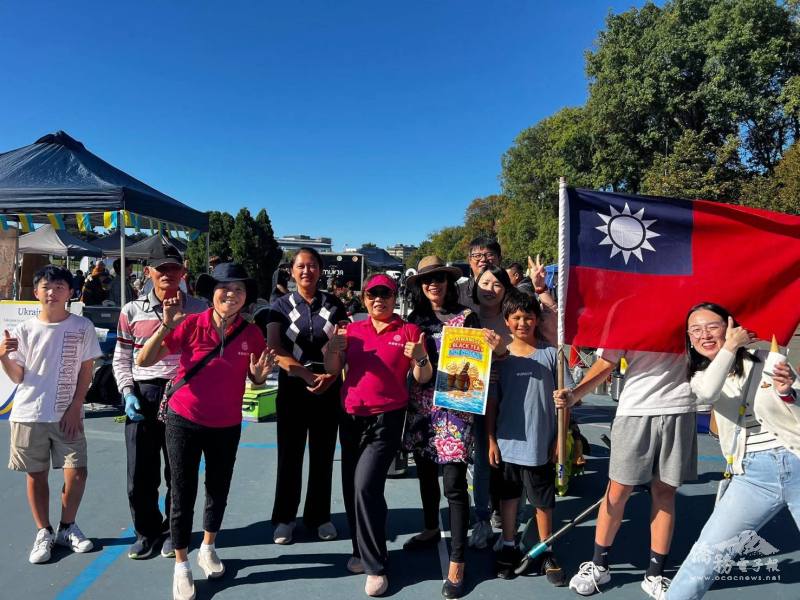 世華基督城分會及中文班工作人員合影