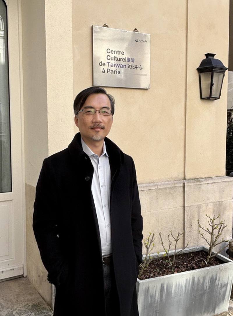 駐法國台灣文化中心（巴文中心）新任主任陳宏星2026年2月抵達巴黎，他曾在法國接受美學薰陶，其後橫跨學術與策展等實務，如今將致力推動台灣文化走向國際。中央社記者曾依璇巴黎攝