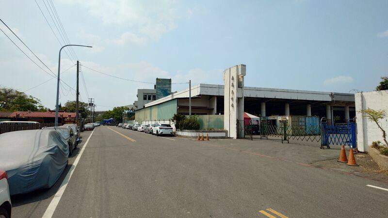 阿里山林業鐵路及文化資產管理處分割阿里山林業村3.5公頃無文資區塊嘉義市舊魚市場（圖）、果菜市場與杉池，23日公告啟動促參案盼吸引民間投資。中央社記者蔡智明攝