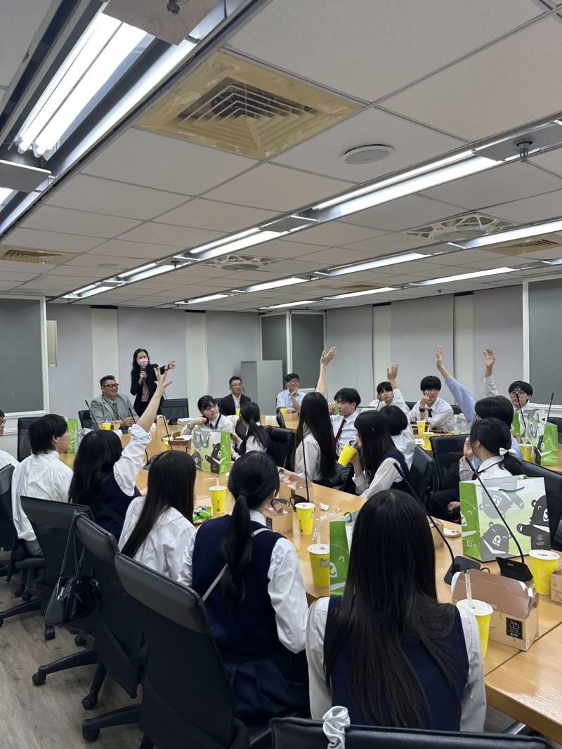 有獎徵答氣氛熱絡