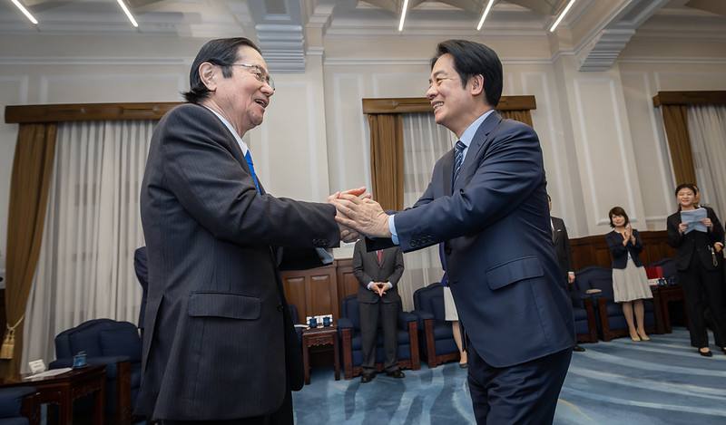 賴清德總統今（24）日下午接見「日本台灣親善協會」衛藤征士郎會長乙行