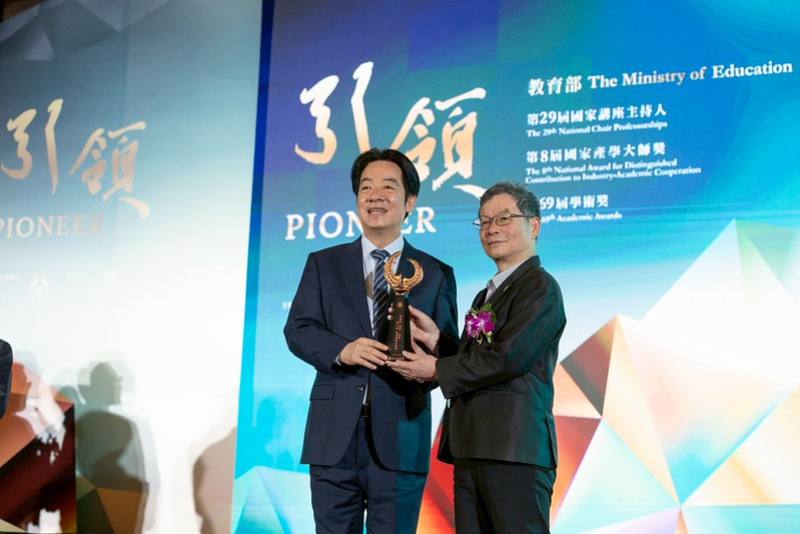 總統出席「第29屆國家講座主持人、第8屆國家產學大師獎暨第69屆學術獎頒奬典禮」