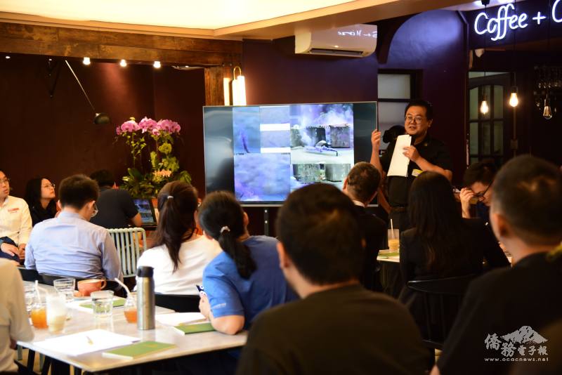 AI專家Sam Lee於論壇中分享AI實際應用