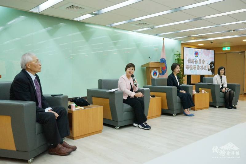 僑務委員會委員長徐佳青與副委員長李姸慧、張良民及主任秘書榮幼娥，共同出席「媒體茶敘」