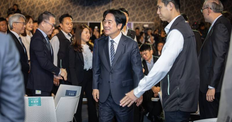 總統出席「鍍晶的心臟-AI臺灣國家隊論壇暨紀錄片首映典禮」