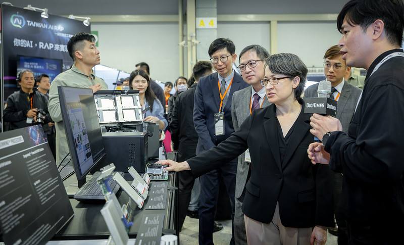 副總統參觀「AI EXPO Taiwan 2026」　肯定完整技術路徑展現臺灣 AI 全球競爭力