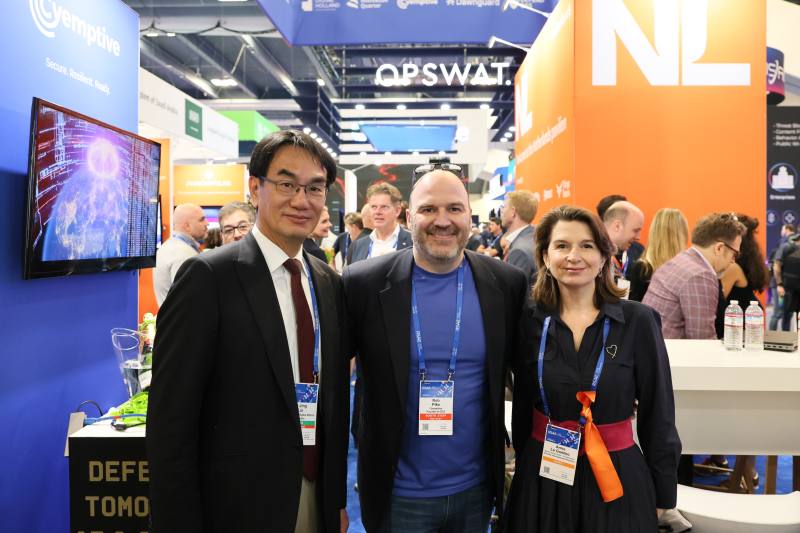 林宜敬部長參觀荷蘭等國家館，觀摩各國國際推廣模式