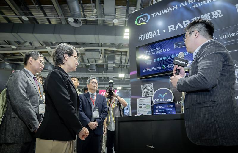 副總統參觀「AI EXPO Taiwan 2026」，了解 AI 技術的最新應用與成果