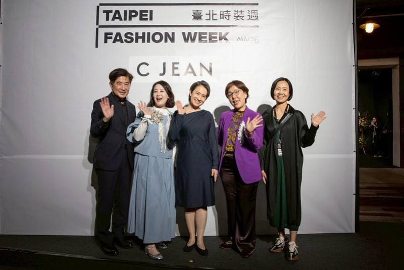 蕭美琴副總統26日晚間前往松山文創園區參觀「2026臺北時裝週AW26」C JEAN品牌秀