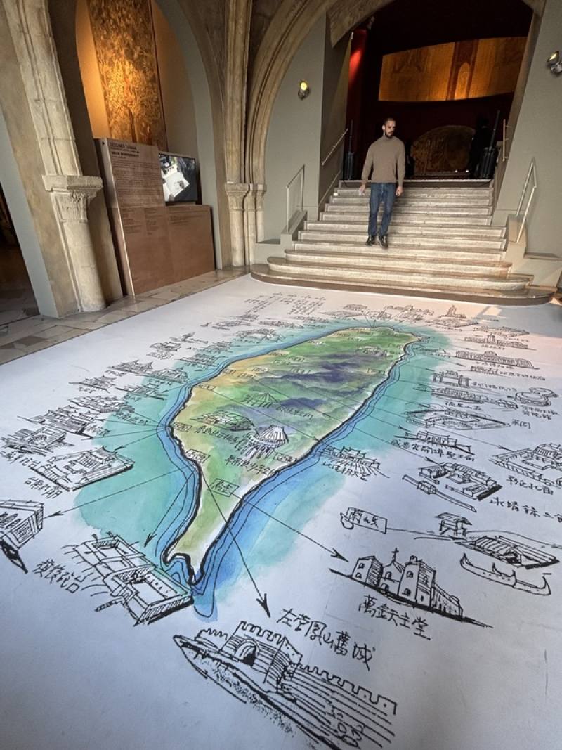 在巴黎建築及遺產城「描繪台灣－藝術家李乾朗駐館計畫」（Dessiner Taïwan）下，李乾朗將駐館近3週，讓歐洲觀眾有機會透過手繪圖紙探索台灣建築的豐富內涵。