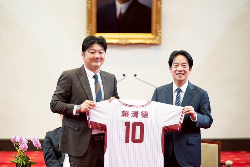 總統接見「2025年中華職棒總冠軍樂天桃猿」