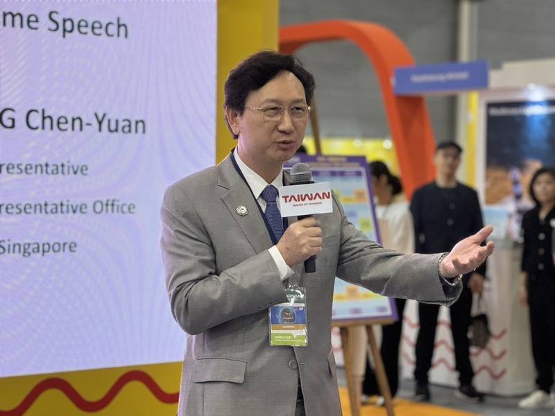 新加坡消費旅遊展「NATAS春季旅展」27日登場，駐新加坡代表童振源出席台灣館活動。