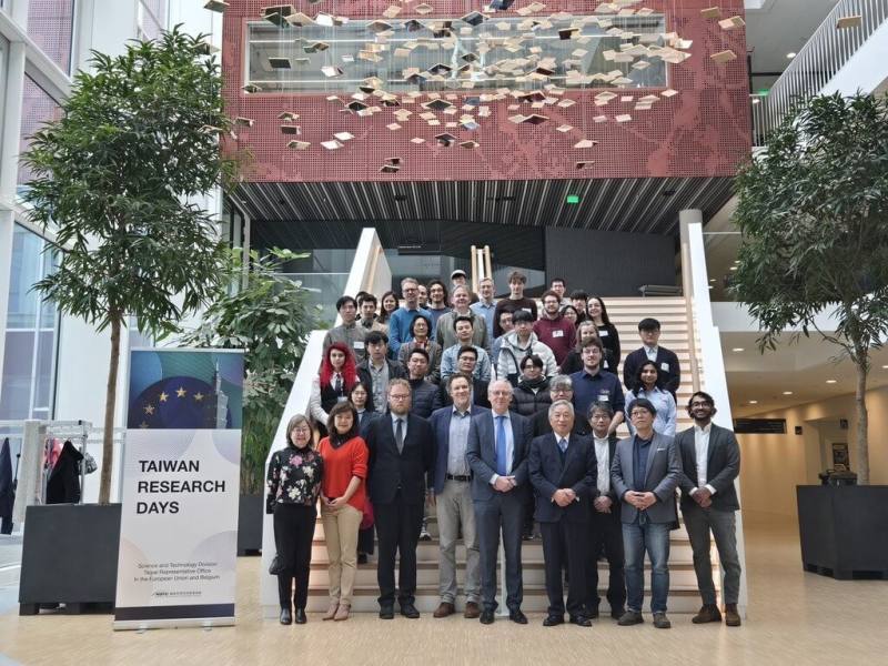 「台灣研究日」於荷蘭萊登大學登場，聚焦光子科技與量子運算等前瞻領域，台灣與荷蘭產學界代表齊聚一堂，共同交流並探討合作可能性。（駐歐盟兼駐比利時代表處科技組提供）