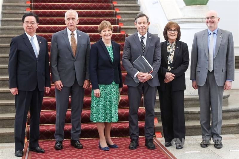 From left to right: Secretary-General of Taiwan's National Security Council Joseph Wu, U.S. Senators Thom Tillis, Jeanne Shaheen, John Curtis, Jacky Rosen and AIT Director Raymond Greene.