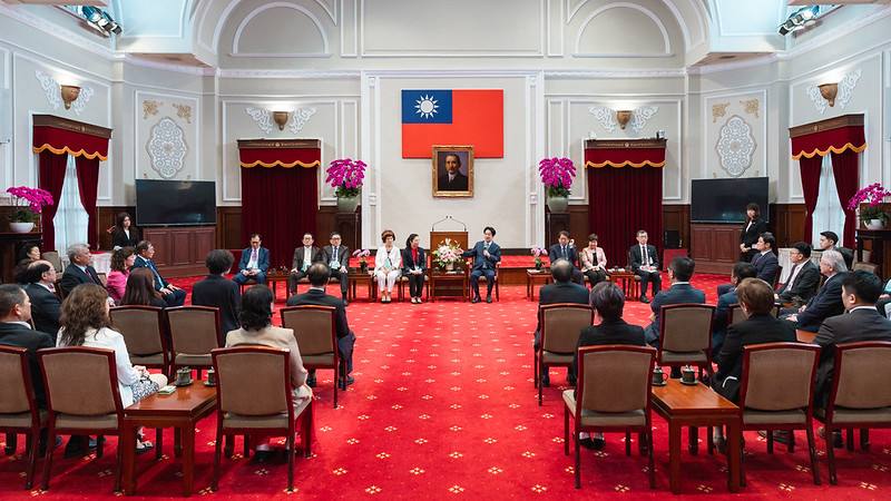 總統接見亞洲臺灣商會聯合總會訪團　盼團結臺商　深化臺灣與全球經貿合作