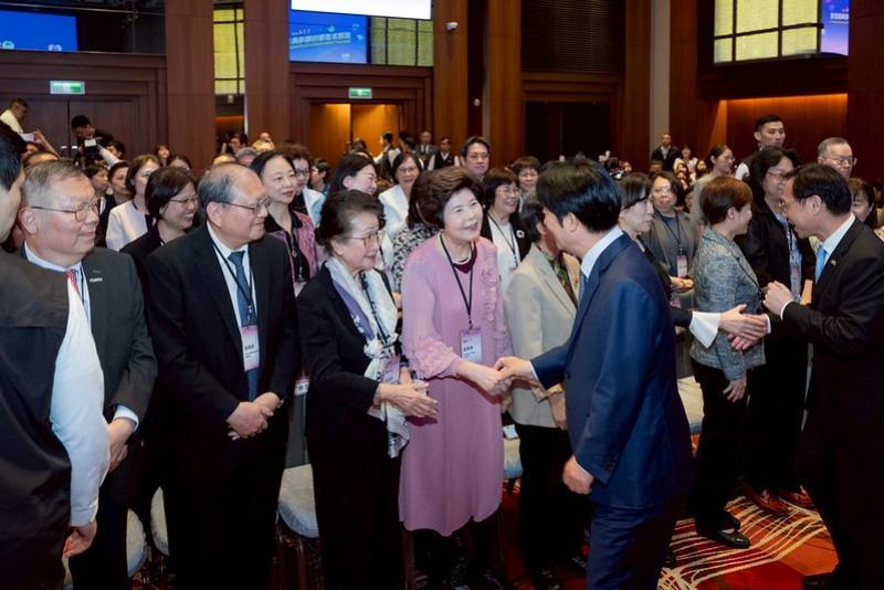 總統出席「114年度護理友善醫院職場典範認證頒獎典禮」