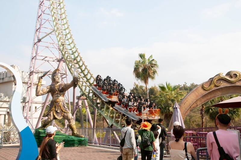 迎接兒童節連假，義大遊樂世界「希臘神獸村」推優惠，12歲以下孩童與65歲以上長者只要新台幣1元即可入園。（義大遊樂世界提供）