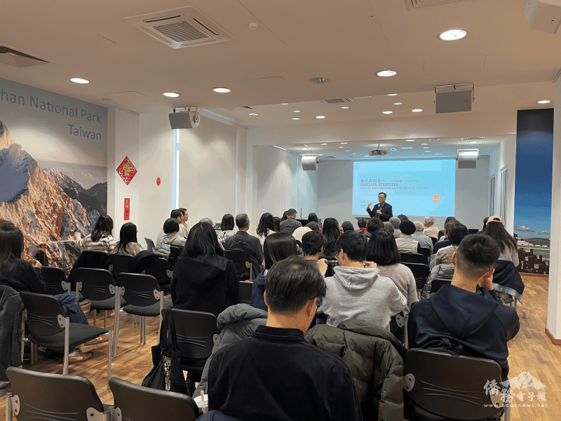 駐德國大使谷瑞生（前）出席二二八紀念活動致辭