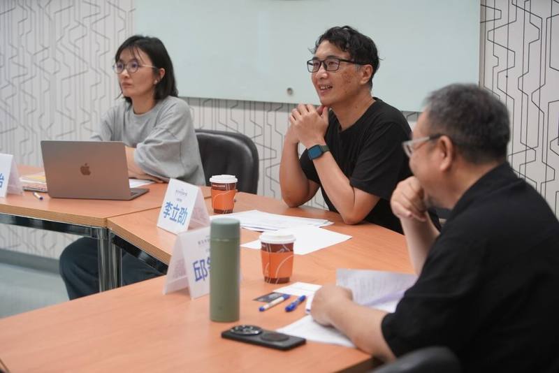 2026新北市紀錄片獎初審入圍名單已公布，經過初審評審團歷時近一個月的評選，最終選出26部入圍作品。圖為初審評選會議開會情形。