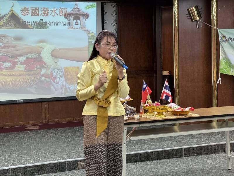 移民署北區事務大隊台北市服務站1日邀請泰國新住民吳佩玲（圖）介紹泰國新年宋干節（潑水節）儀式，並分享她在台扎根創業路。