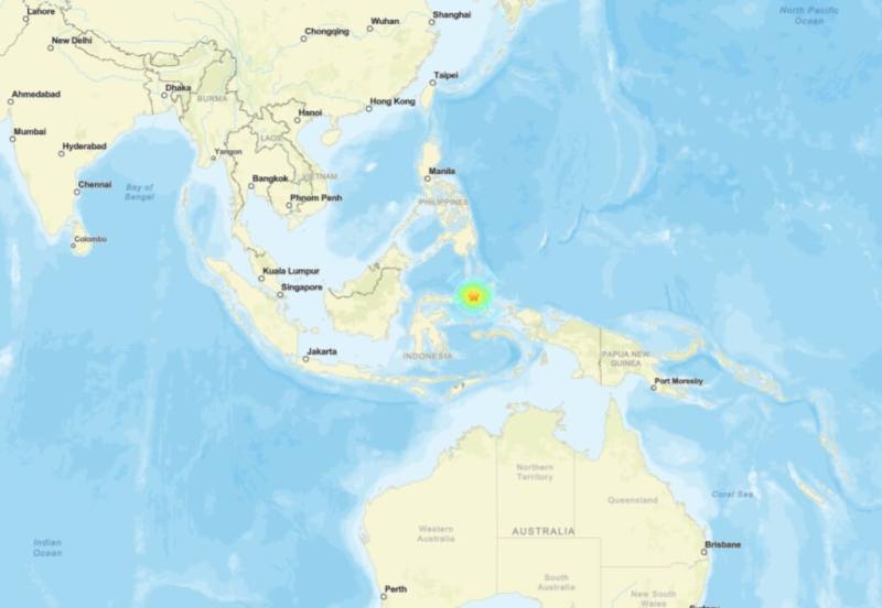印尼東部近海2日清晨發生規模7.4強震，出現30公分高海嘯波。