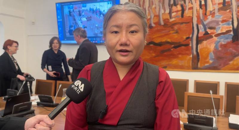 西藏流亡政府駐日內瓦代表赤列曲吉近期接受中央社訪問時表示，感謝捷克長期以來的聲援，也提到台灣與西藏面臨相似處境，皆承受中國的壓力，並表達對台灣持續且堅定的支持與團結。