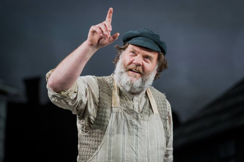 特菲爾2015年於《屋頂上的提琴手》演出。（國家兩廳院 提供）