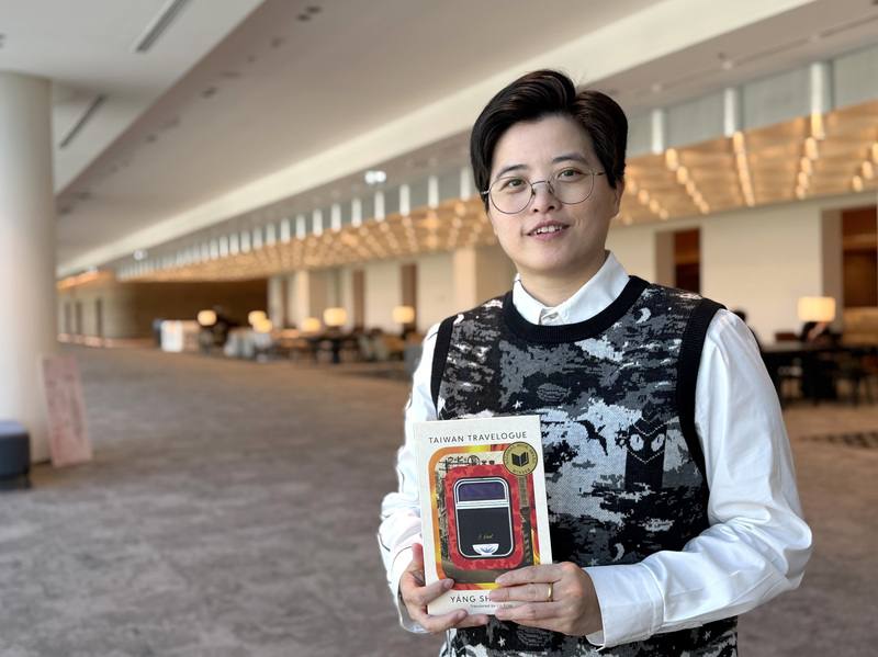 作家楊双子接受中央社專訪時表示，獲得國際獎與否，「絕對不是一個人的事，而是整個文學產業是否足夠完整」。她指出，除作者與譯者外，也需要出版社、版權代理及國家政策的支持，若整個產業鏈不夠完善，或許台灣文學仍能被看見，但會走得更辛苦。