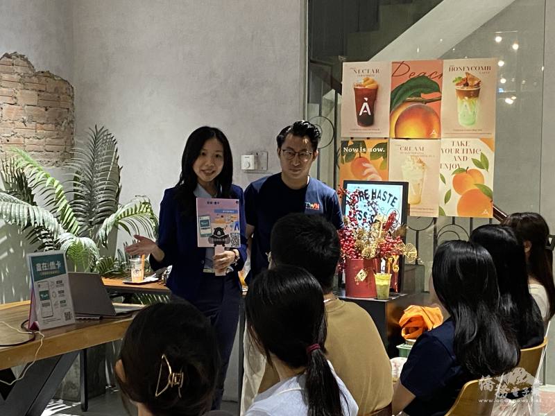 駐胡志明市辦事處僑務組秘書陳珮語肯定臺越文化交流工作坊，並推廣 i 僑卡及特約商店優惠